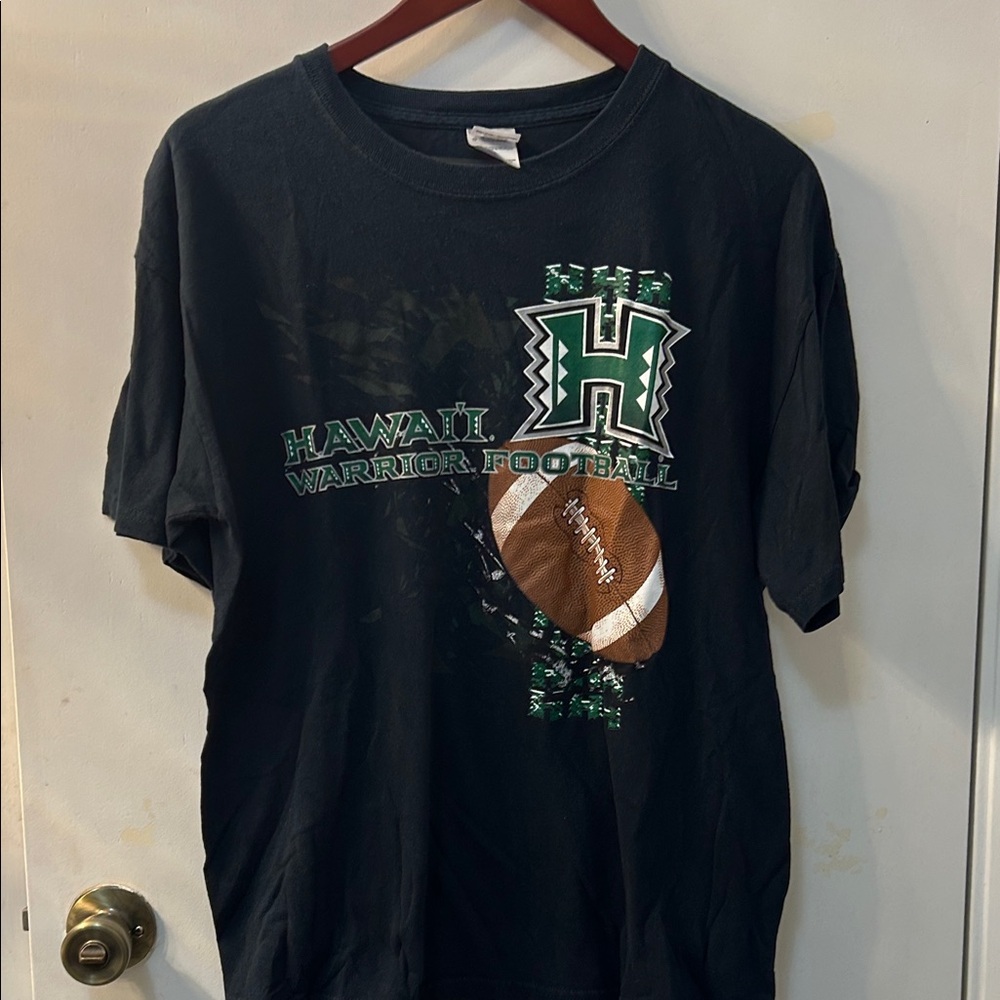 University of Hawaii Rainbow Warrior Football Graphic T-Shirt Mens Sz L UH